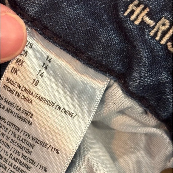 American Eagle High Rise Short Super Super Stretch Distressed size 14 - Picture 6 of 6